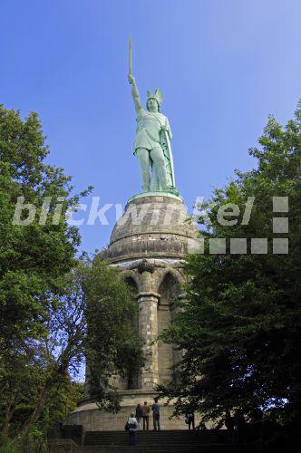 Hermannsdenkmal von Ernst von Bandel bei Detmold, Deutschland, Nordrhein-Westfalen, Teutoburger Wald<BR>Hermann monument by Ernst von Bandel near Detmold, Germany, North Rhine-Westphalia, Teutoburg Forest - C. Huetter Hermannsdenkmal von Ernst von Bandel bei Detmold, Deutschland, Nordrhein-Westfalen, Teutoburger Wald<BR>Hermann monument by Ernst von Bandel near Detmold, Germany, North Rhine-Westphalia, Teutoburg Forest - C. Huetter