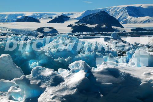 Eisschollen in der Antarktis, Antarktis, Suedpolarmeer<BR>World of ice, Antarctica, Suedpolarmeer - A. Rose Eisschollen in der Antarktis, Antarktis, Suedpolarmeer<BR>World of ice, Antarctica, Suedpolarmeer - A. Rose