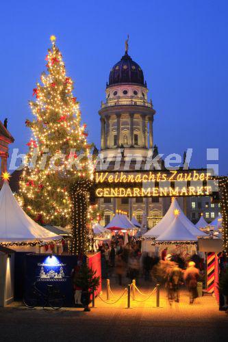 blickwinkel - Weihnachtsmarkt WeihnachtsZauber auf dem Gendarmenmarkt 