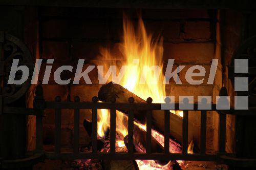 Am Kamin, Deutschland<BR>at the fireside, Germany - mm-images/K. Neudert Am Kamin, Deutschland<BR>at the fireside, Germany - mm-images/K. Neudert