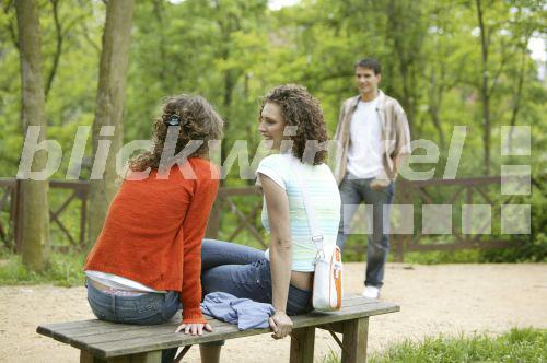 Wenn zwei frauen flirten