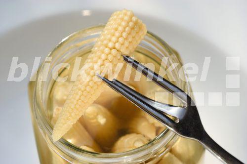 blickwinkel - Eingelegte Maiskoelbchen - pickled corn cobs - allOver
