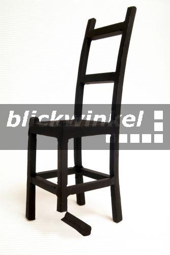 blickwinkel - angesaegtes Stuhlbein - sawed leg of a chair - McPHOTO/M
