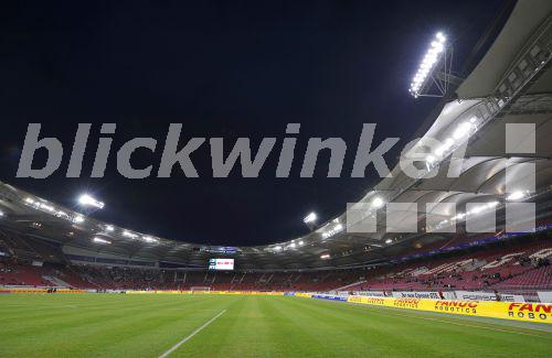 blickwinkel - Fussball Gottlieb-Daimler-Stadion nachts bei ...