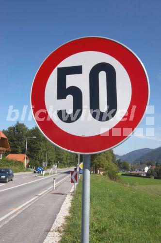 blickwinkel - Geschwindigkeitsbegrenzung 50 km/h - Speed limiting 50