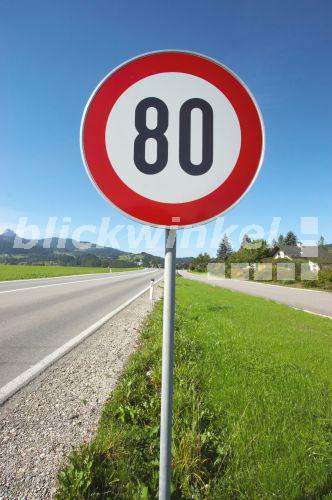 blickwinkel - Geschwindigkeitsbegrenzung 80 km/h - Speed limiting 80