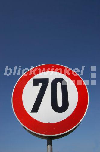 blickwinkel - Geschwindigkeitsbegrenzung 70 km/h - Speed limiting 70